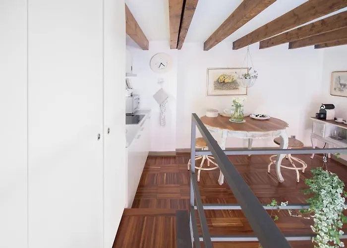 Romantic Loft Porta Venezia Apartment *